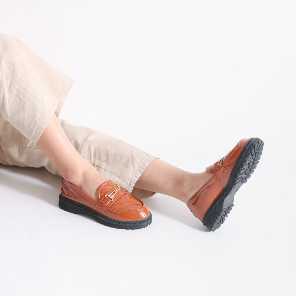 MONTELLA Olla Sepatu Docmart Wanita Kekinian