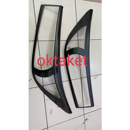 Garnish lampu depan all new innova 2016/ head lamp garnish  Hitam Chrome Carbontivo
