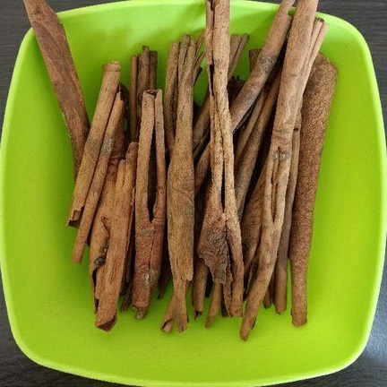 

Kayu manis 1 Kg Kerinci / Cinnamon Stick 1 Kg - MEGA KEMIRI