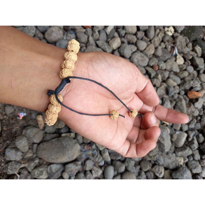 gelang biji jenitri warna natural alami