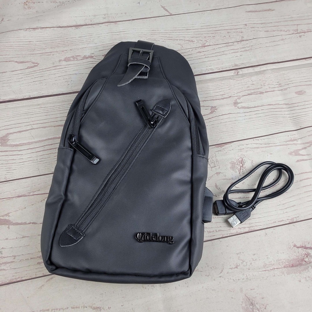 Tas Selempang Crossbody Sling Bag dengan Slot USB - P001