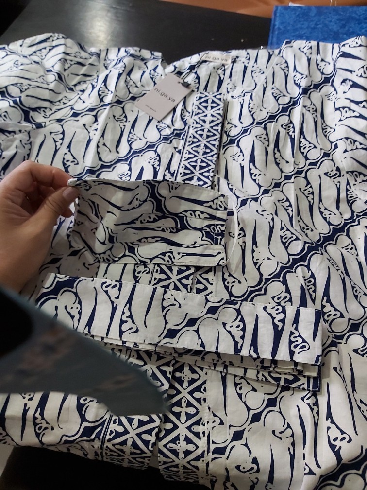 Nigaya Batik | Diana Top | Batik Wanita Atasan | Batik Modern Lengan Panjang | Batik Wanita Premium
