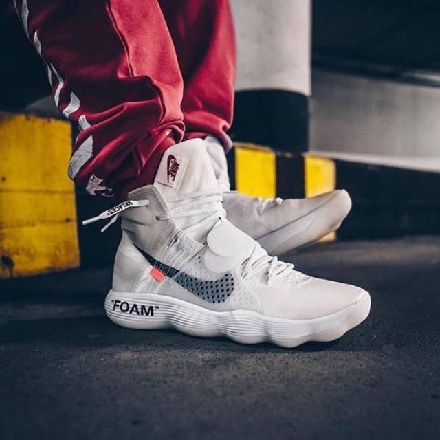 all white nike hyperdunks