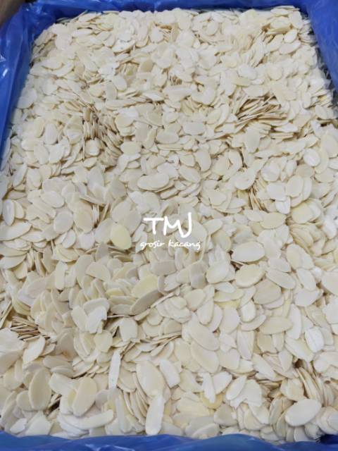 ALMOND SLICE MENTAH 1 Kg (Irisan tipis)