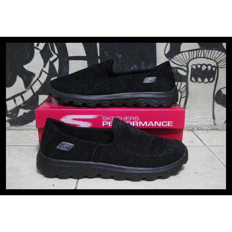 Terbaru Termurah Terlaris Sepatu Skechers Pria Go Walk Full Black Slip On Santai