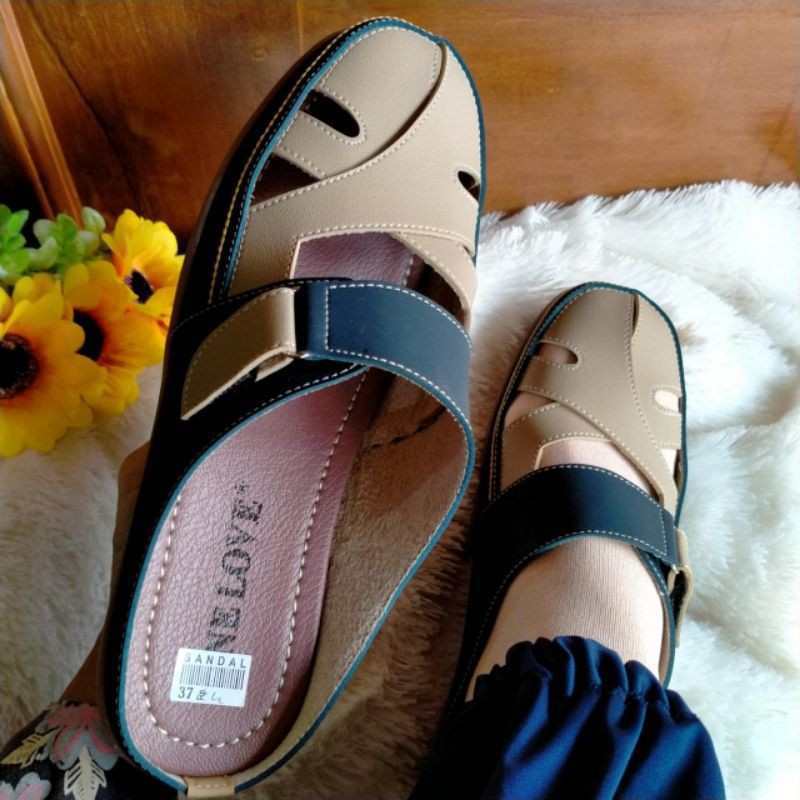 sandal TUTONG ONE LOVE