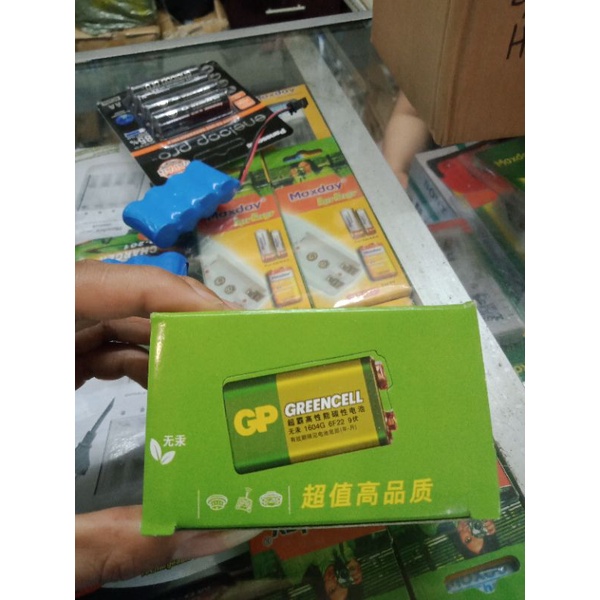 Battery Greencell GP 9V / Baterai Kotak 9V GP/1 box isi 10 pcs baterai