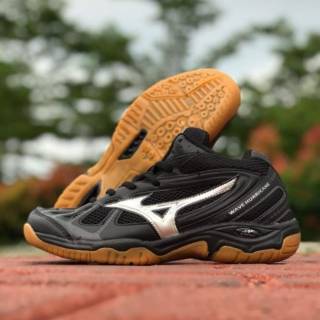 mizuno running a4 brown