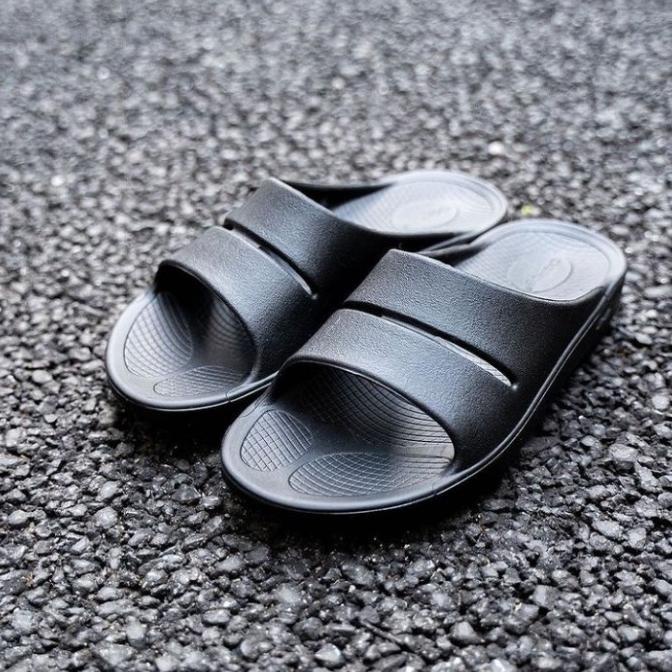 OOAHH SLIDE ( Oofos Sandal Recovery dan U.Plantar fascities )