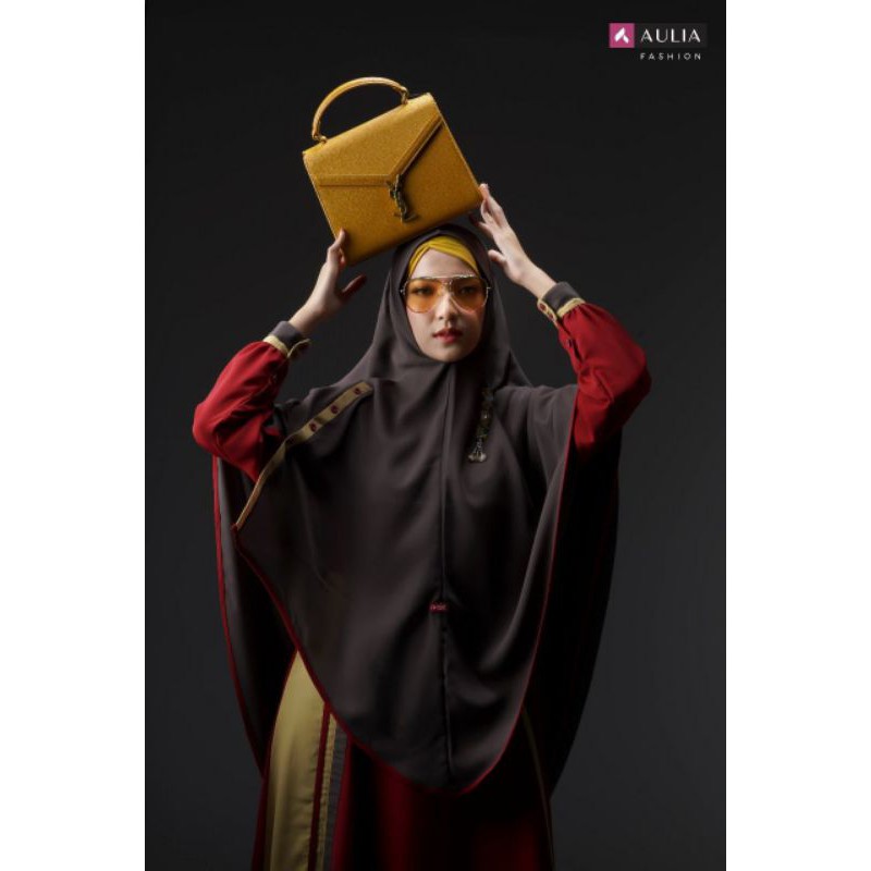Aulia Rumaisha Maroon