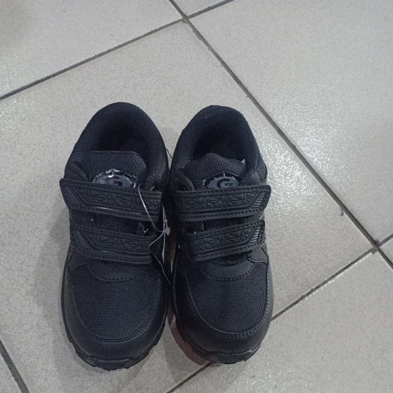 sepatu sekolah SD GENESTAR HITAM POLOS SIZE 28-37 ANAK SEKOLAH