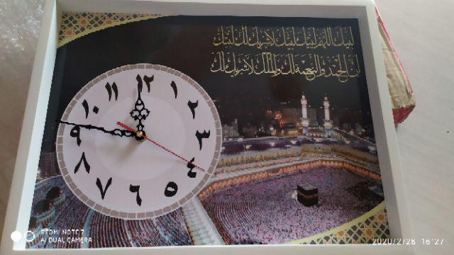 Hiasan Jam Dinding Kaligrafi Kalimat Talbiyah Background Kabah Uk 30x40