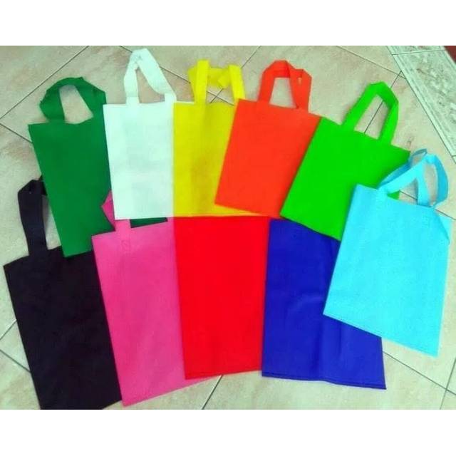 

Tas Kain Spunbond Spunbon Furing HLS 25x35 Handle Lipat Samping Goodie Bag Shopping Bag MIN 12PCS