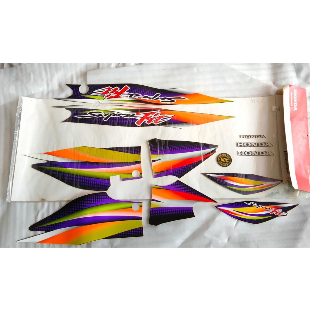 STRIPING STICKER STIKER LIST LIS LES BODY SET KIRI KANAN HONDA SUPRA FIT TROMOL 2004 HITAM ORIGINAL 