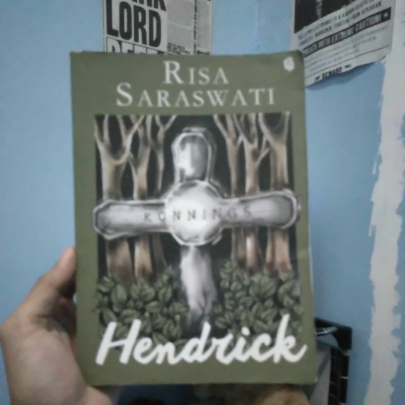 [PRELOVED] Hendrick by Risa Saraswati