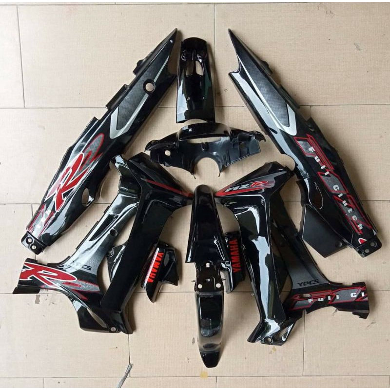 BODISET F1ZR FULLCULCTH HITAM ATAU SILVER HITAM