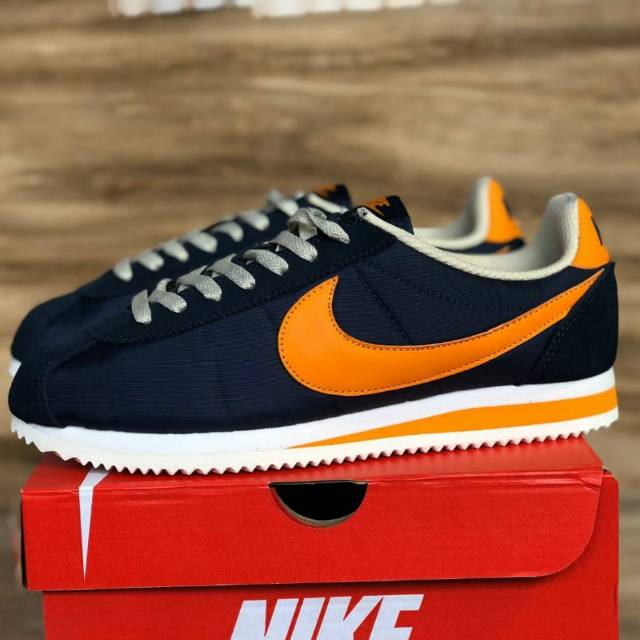 nike orange cortez