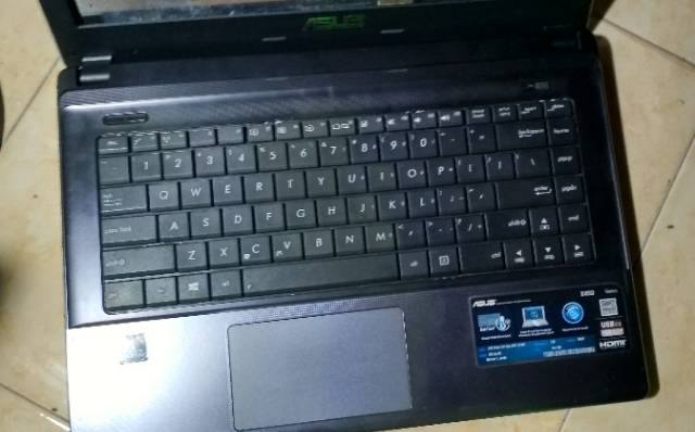 Casing bagian bawah framenya keybord tanpa frame lcd laptop asus x45u