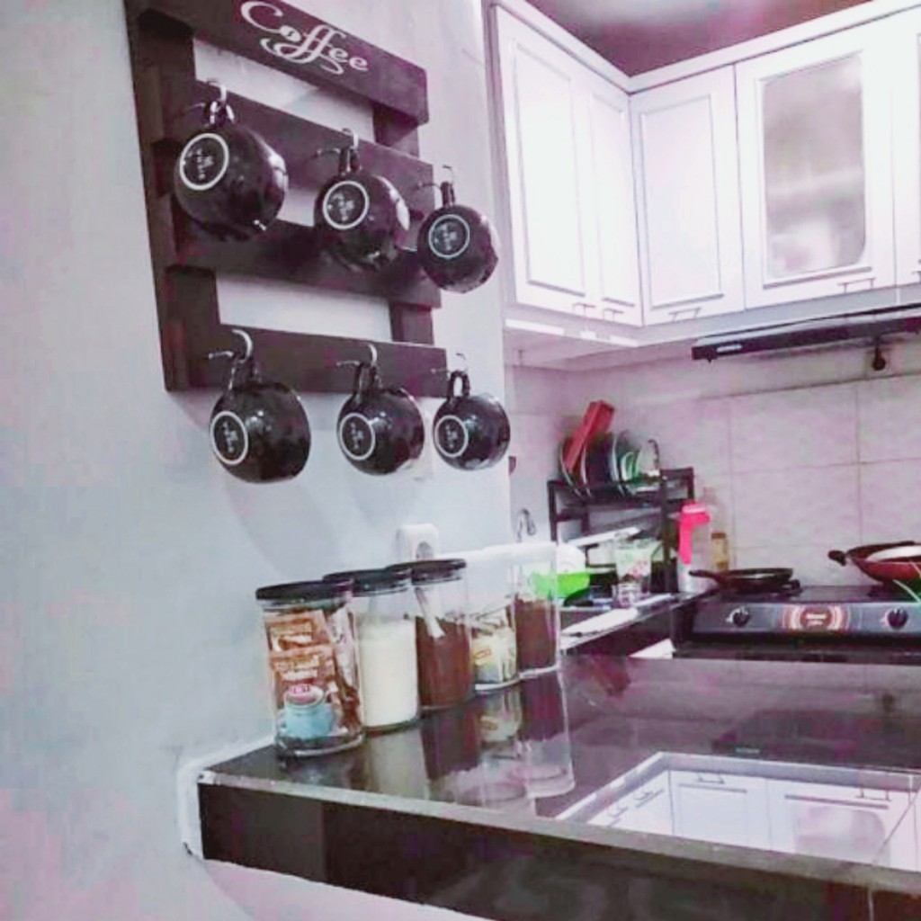 Rak dinding dapur gantungan gelas tempat gelas kayu peralatan dapur unik murah rak dapur furniture