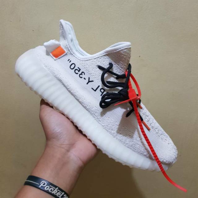 Sepatu Pria Adidas Yeezy Boost V2 Off White