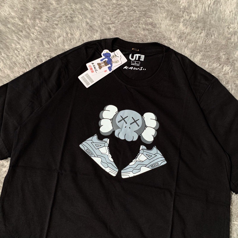 Kaos Tshirt Uniqlo Kaws X Air Jordan Fulltag &amp; Lebel