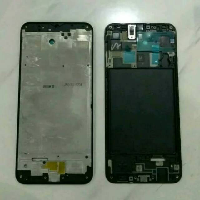 Frame lcd tulang casing tatakan lcd dudukan lcd Samsung A20 original.