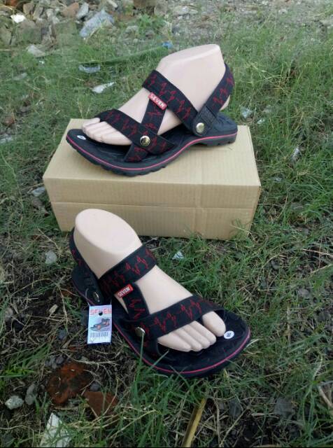 Sandal santai gunung jantung merah seven