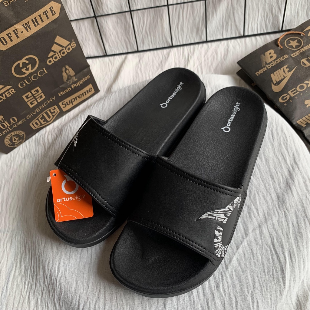 SANDAL DISTRO Sandal Pria Slide Sendal Slipon Anti Licin Ringan SLIP ON KARET COWOK SLIDE TERBARU SLOP PILON IMPORT SANGAT RINGAN DIPAKAI DAN ANTI AIR MEGA SALE Sandal Skechers Pria Sandal Skecher Cowok Slide Sandal Slop FREE PAPERBAG ORTUSEIGHTWHITE