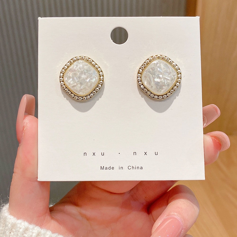 【COD Tangding】Anting Bentuk Kotak Motif Bunga Gaya Retro Korea Untuk Wanita