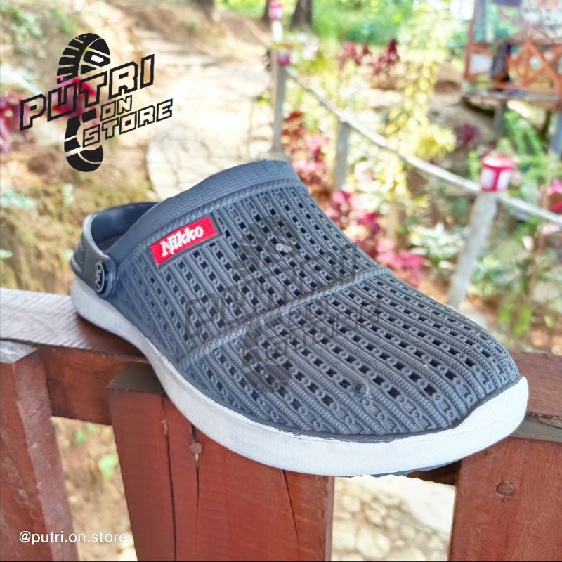 Sandal sepatu slop selop cowok pria karet BAKPAO anti air awet NIKKO 8151