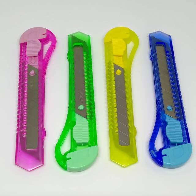 

Cutter 1 Renteng isi 12 Pcs