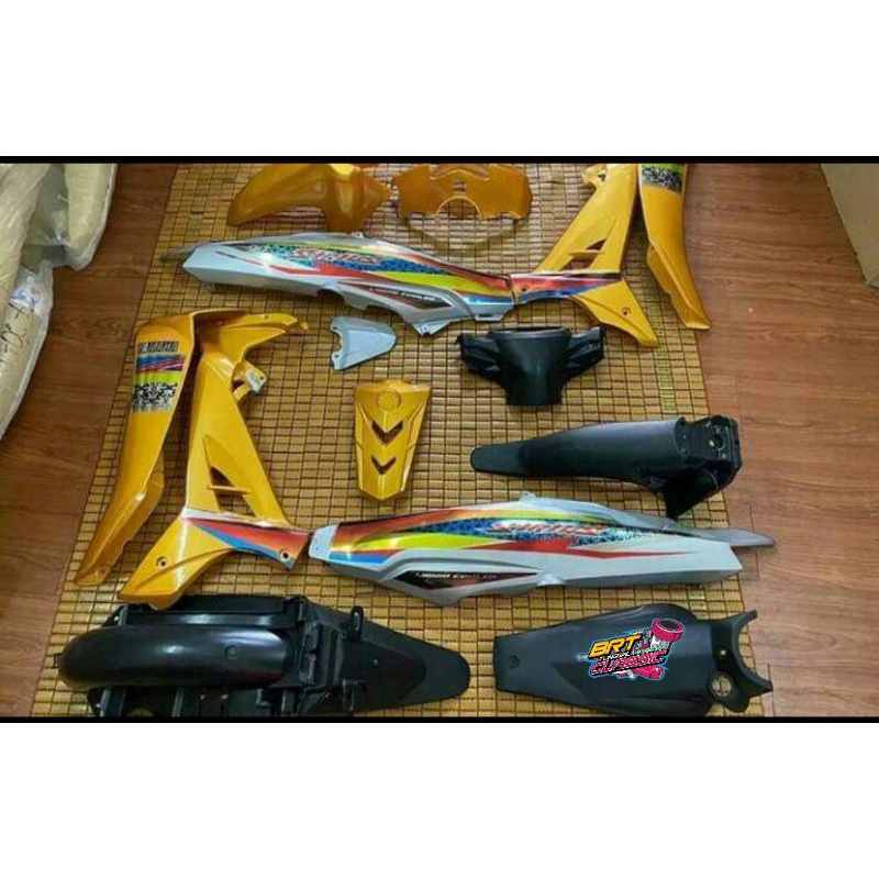 Cover body Vega R new full set halus kasar warna kuning mas silver NO STRIPING