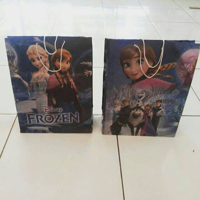 

Paperbag Frozen tipis