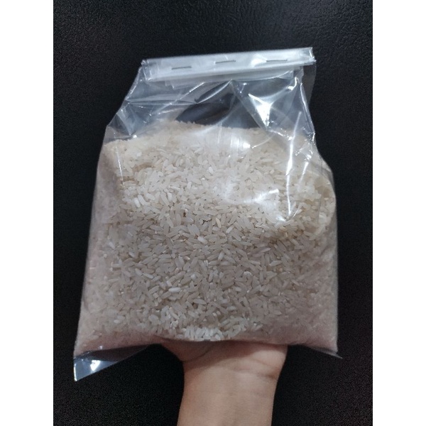 

Beras IR / C 64 BARU, Pulen dan Enak 1kg