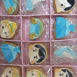 

Princess Cinderella fondant cookies set