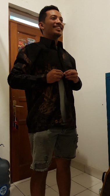 Kemeja Batik Pria Lengan Panjang Dobby Peksi