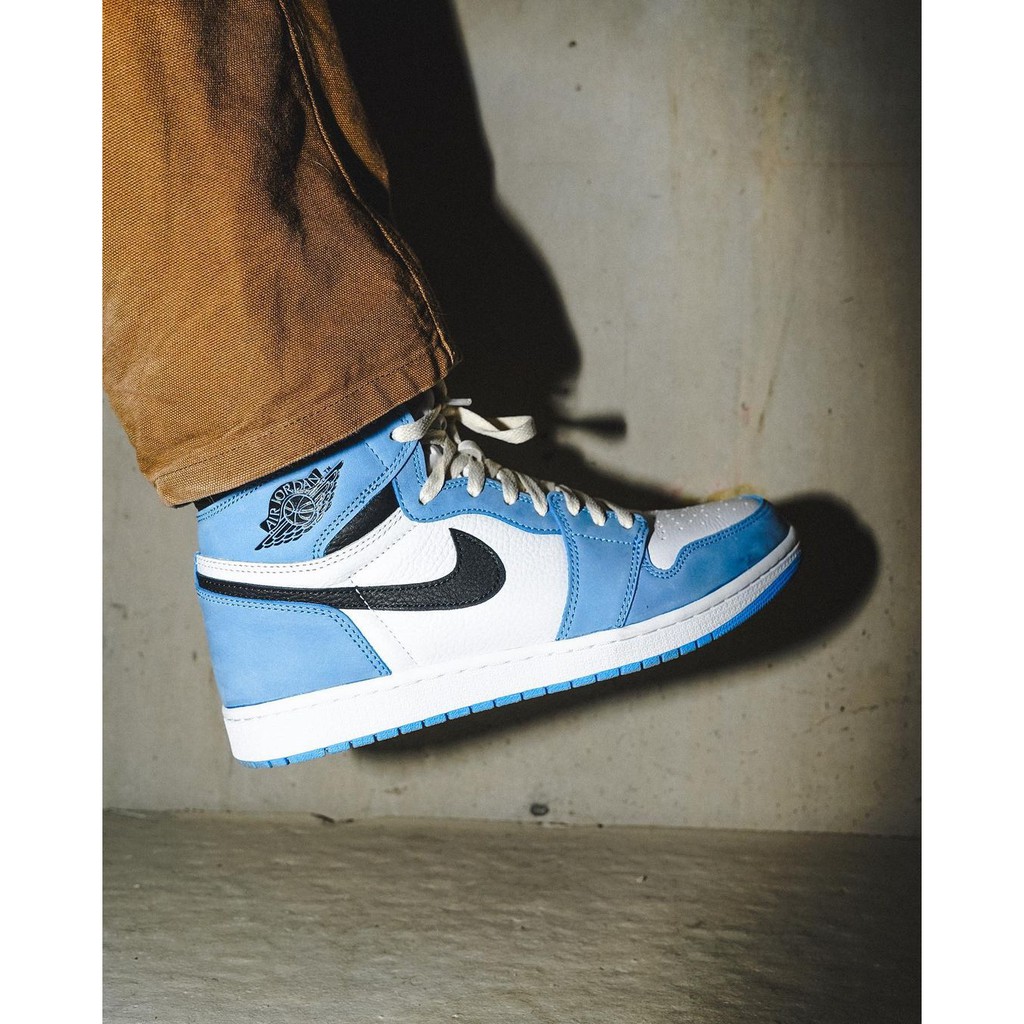 Air Jordan 1 Retro High OG “University Blue”