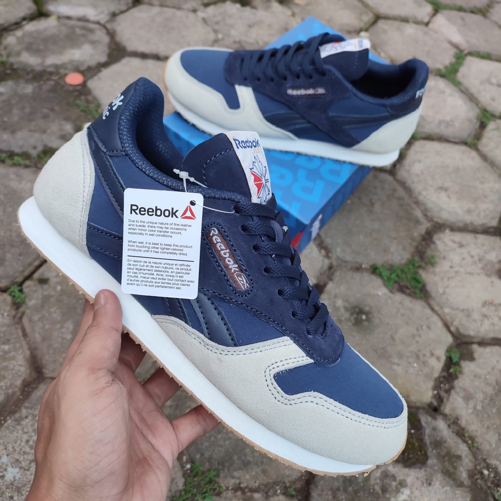 PROMO Sepatu Sneakers Reebok Classic BNIB Premium, Import Quality, Bahan Kulit Suede, Tapak Anti Slip