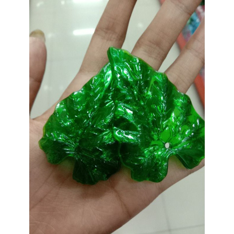 MANIK DAUN TALAS BESAR