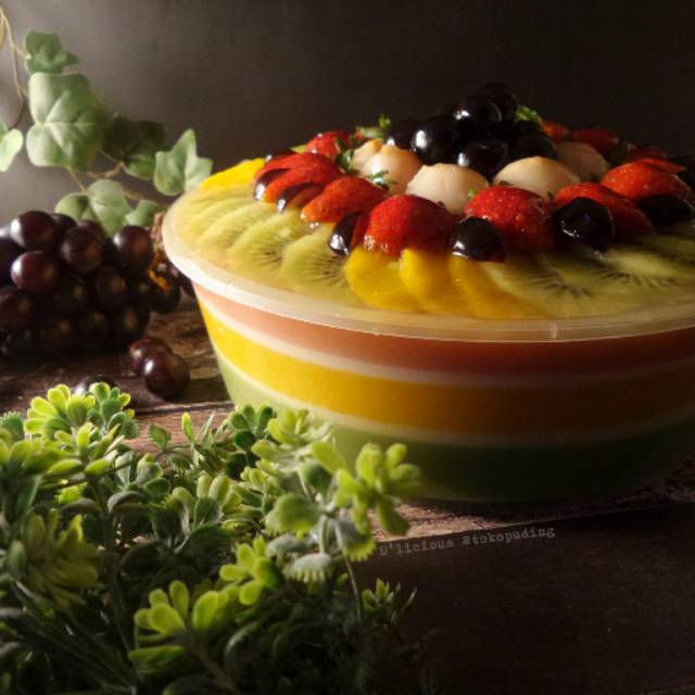 

Decorated Pudding " Wheels of Fruit " ( Large )