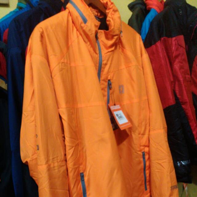 Jaket gunung Consina