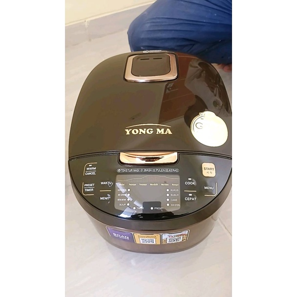 YONGMA MAGICCOM SMC7047 2LTR 7047 RICE COOKER DIGITAL