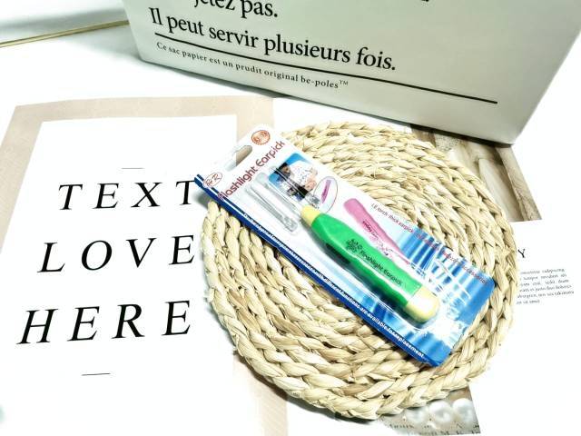 Pembersih Telinga / korek kuping Earpick Flashlight/ Earpick Lampu LED