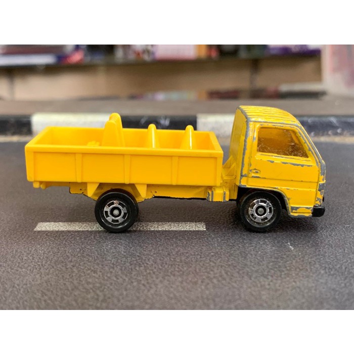 Vintage Tomica 32 Isuzu Elf Made in Japan No Box