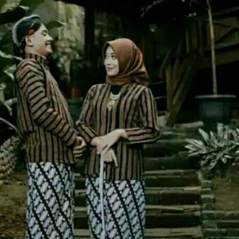 Baju lurik wanita / baju lurik pria / baju adat jawa / baju lurik jawa / kebaya lurik