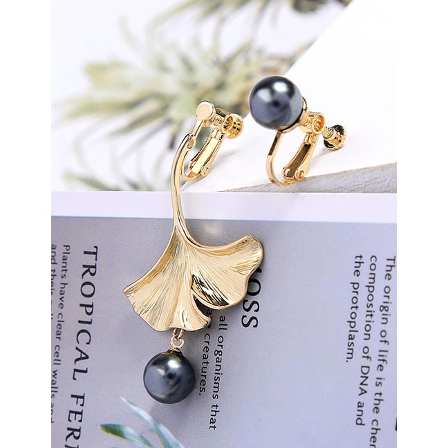 LRC Anting Jepit Fashion Ear Clip Asymmetric Leaf Pearl Earrings D30065