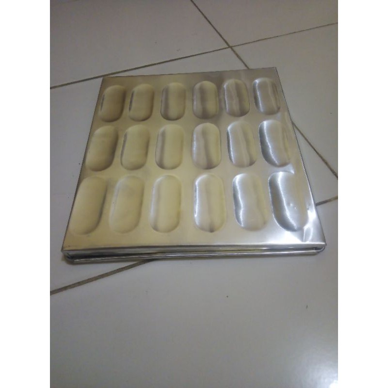 loyang lidah kucing/cetakan kue lidah kucing. 22x24cm 18 lobang