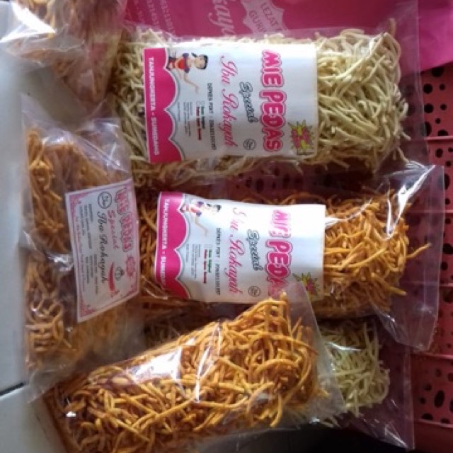 

Mie pedas ibu rokayah (sistik)