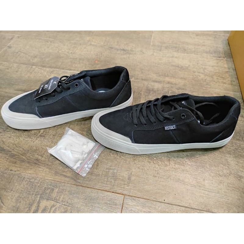 instinct footwear size 41 NEW