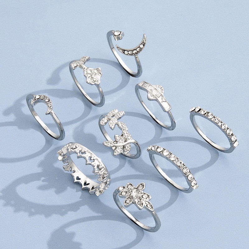 9 Pcs / Set Cincin Mahkota Berlian Model Bulan Bintang Daun Mawar Untuk Wanita